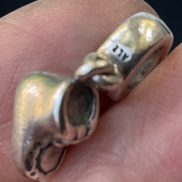 Pandora two tone baby shoes charm with 14k gold - Picture 6 of 6